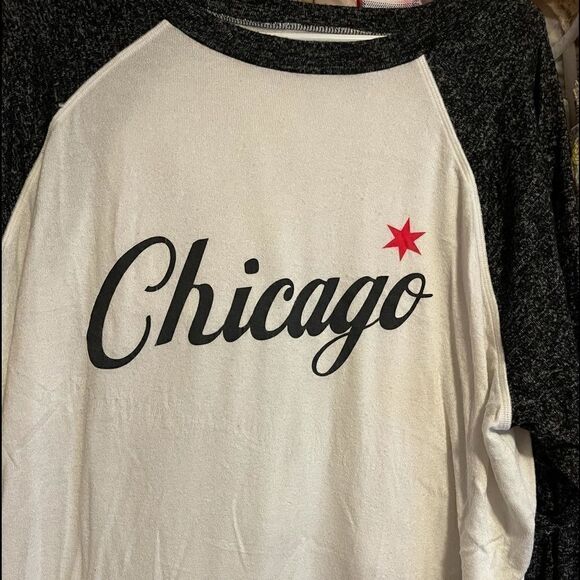 2/$15 VS Pink Soft Chicago Shirt - Picture 1 of 3